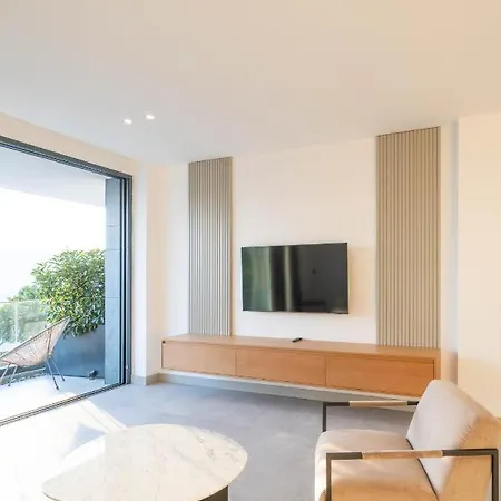 Akana Loft Aparthotel