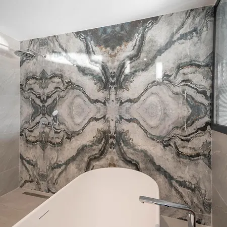 Akana Loft Aparthotel 4*