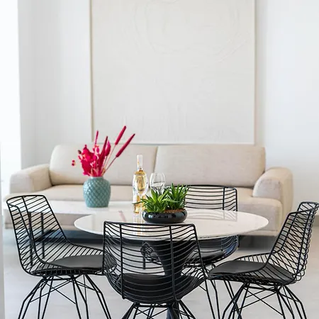 Akana Loft Aparthotel