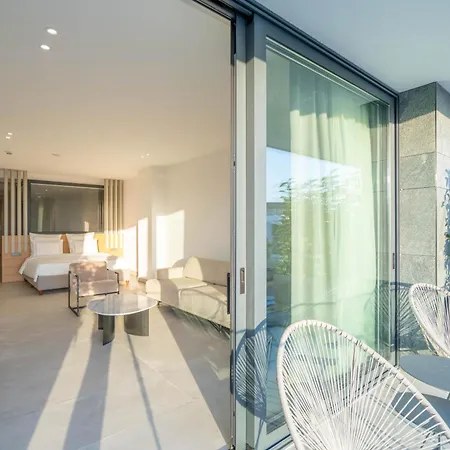 Akana Loft Aparthotel *