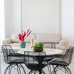 Akana Loft Aparthotel