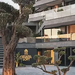Akana Loft Aparthotel 4*